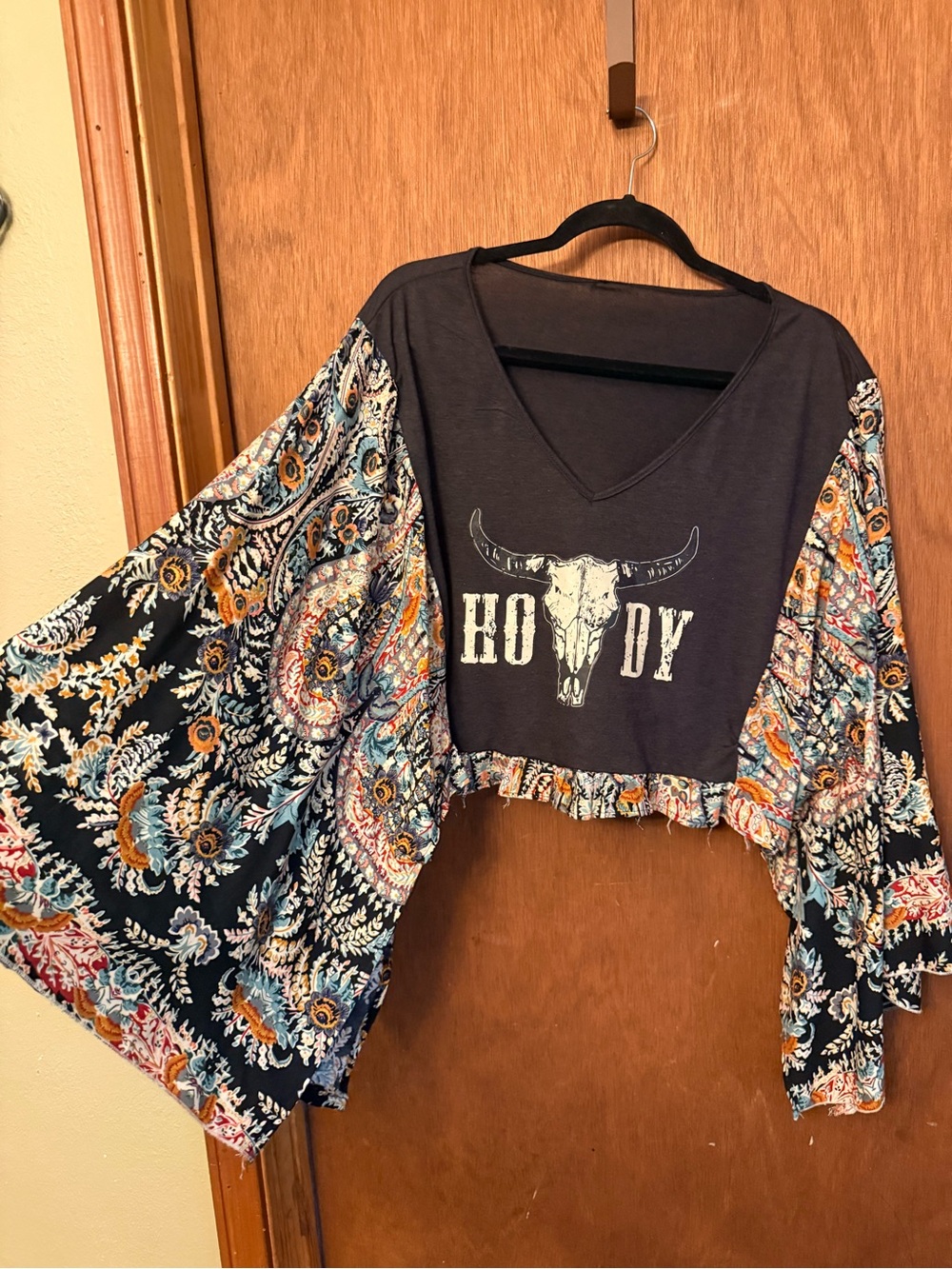 Boho 'Howdy' Graphic Crop Top with Patterned Bell Sleeves - Black & Multi